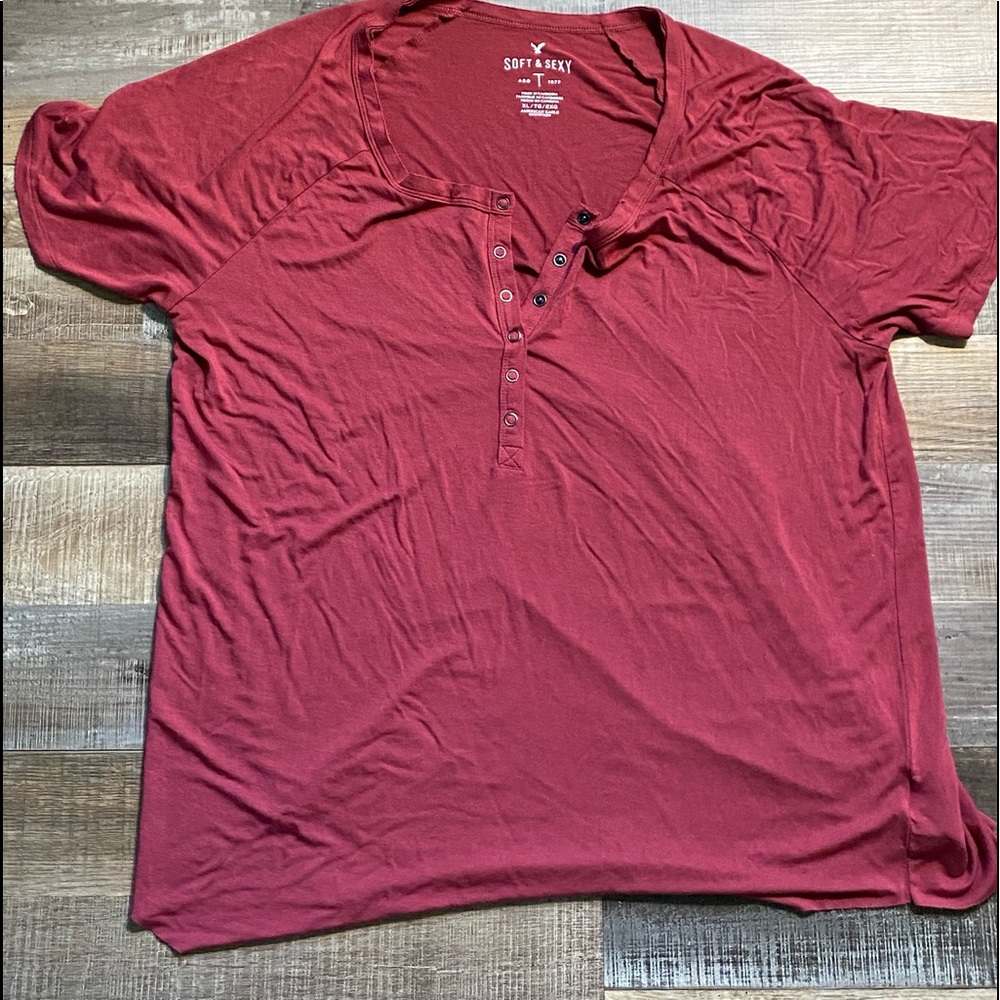 American Eagle short sleeve shirt
